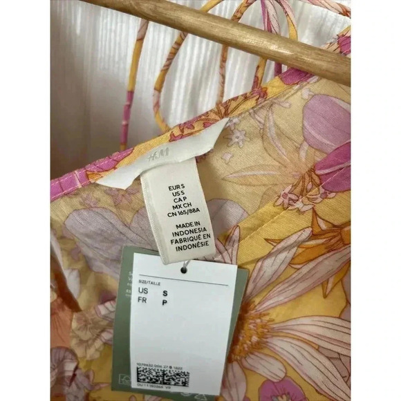 NWT Floral Babydoll Women’s Size S H&M Puff Sleeves V Neck Oversized Pink Yellow - Picture 4 of 13